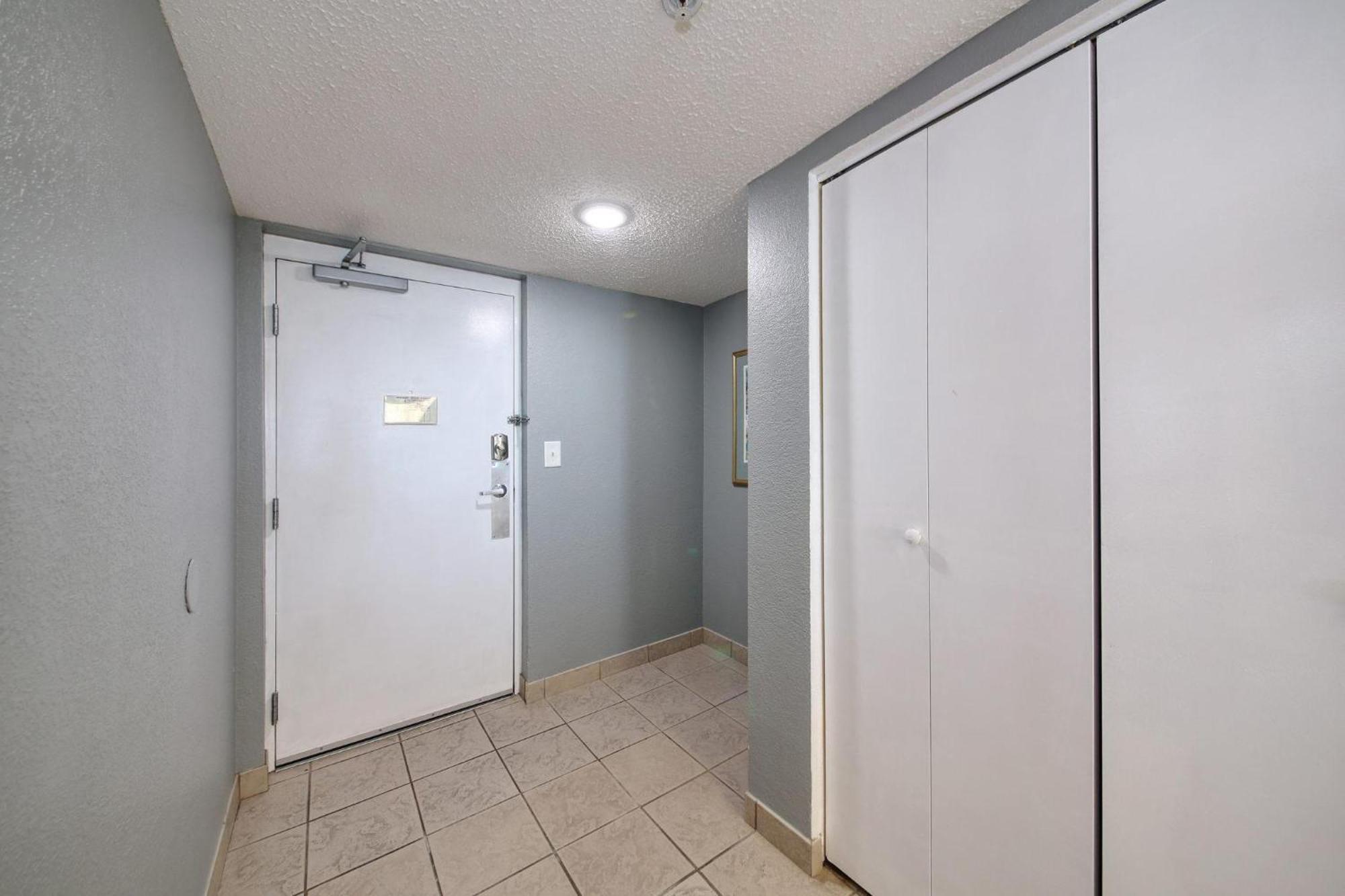 マートルビーチ 1604 N Ocean Blvd, 0906 - Ocean Front Sleeps 8ヴィラ エクステリア 写真